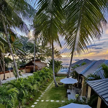 Southseas Beach Resort And Dive Center